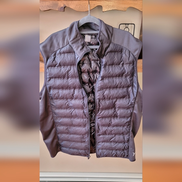 Other - Men's Black Vest. Old Navy Active. Size XL. NWT